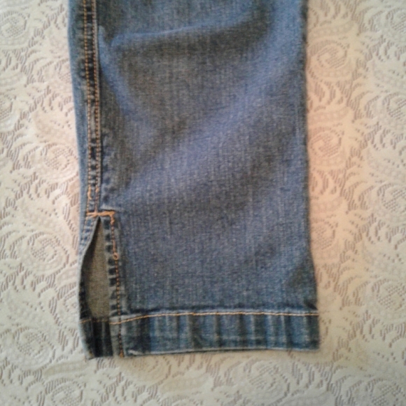 🌺 Levi's Classic Capri High Rise Jeans - Picture 5 of 8